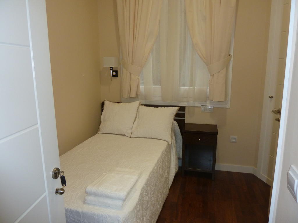Hostal Mayor Madrid Cameră foto